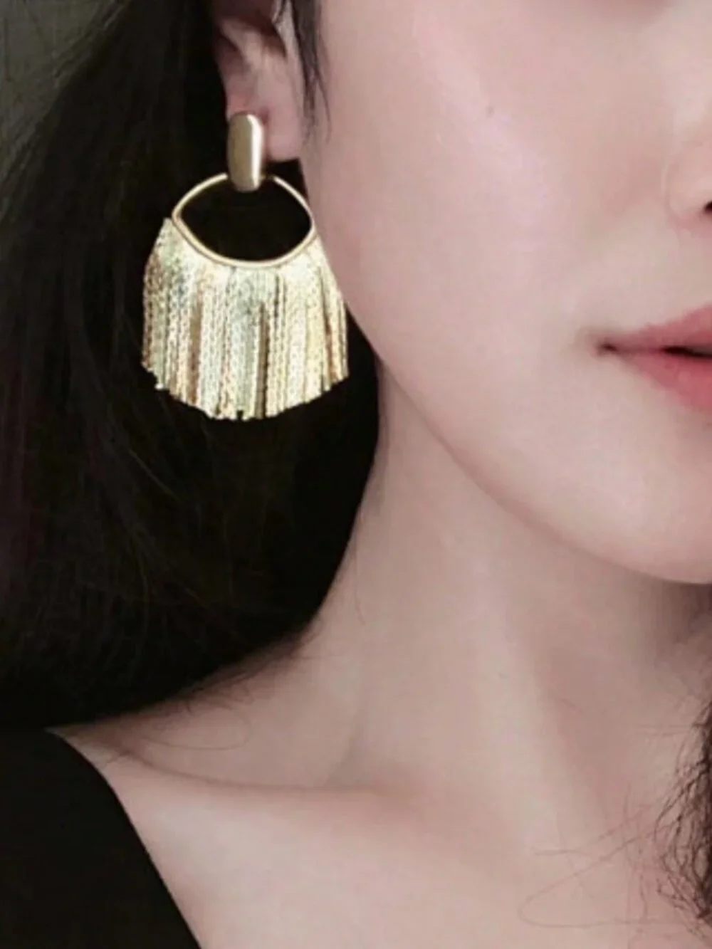 Gold luxury Women's Crescent Shaped Metal Chain Pendant Earrings